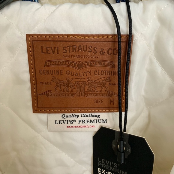 LEVI'S Sherpa Trucker Jacket - Picture 5 of 5